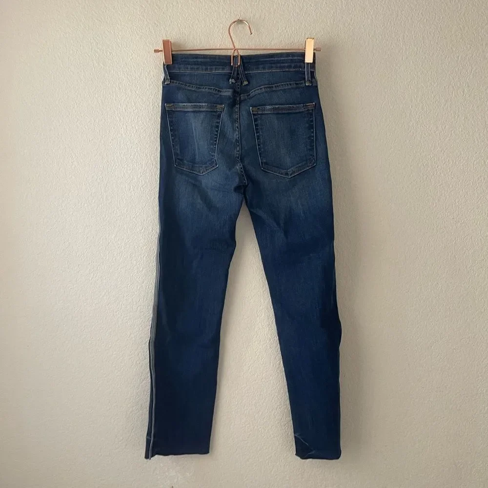 NWT Good American straight leg‎ raw hem jeans